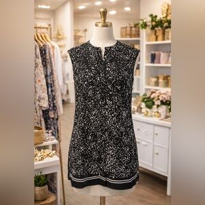 VINCE CAMUTO COLLARLESS BLOUSE